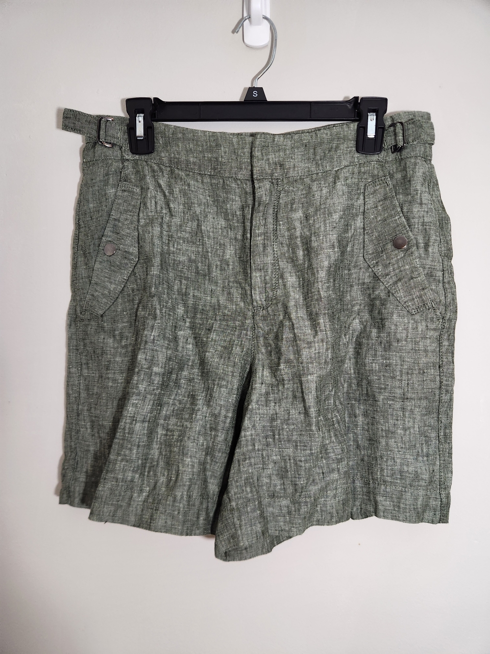Athleta Voyager Linen Green Utility Shorts Summer 6.5" Inseam Neutral Natural